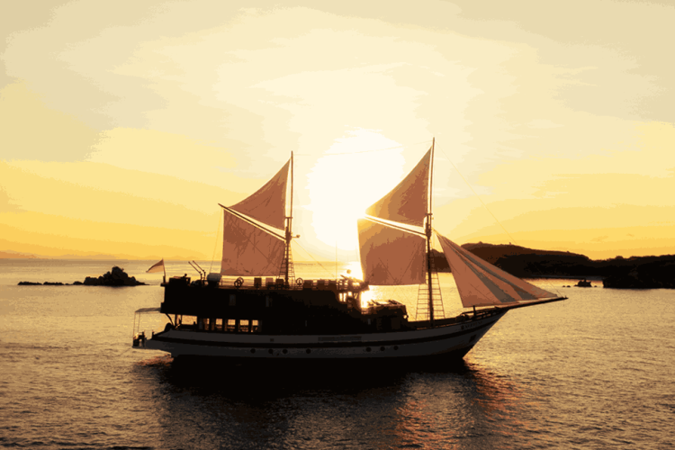 Neptune Yacht Cruise Phinisi Exterior - Komodo Luxury