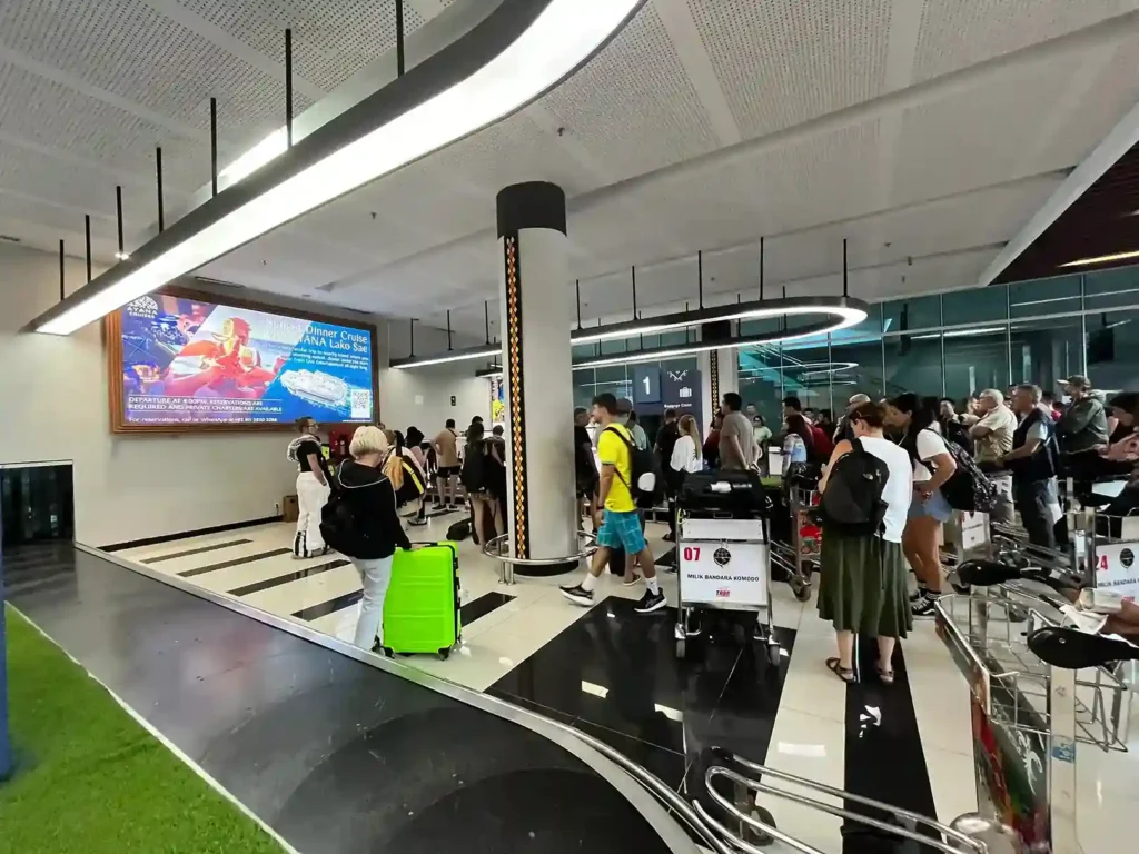 Airport Luggage Pick up Station - Komodo Luxury