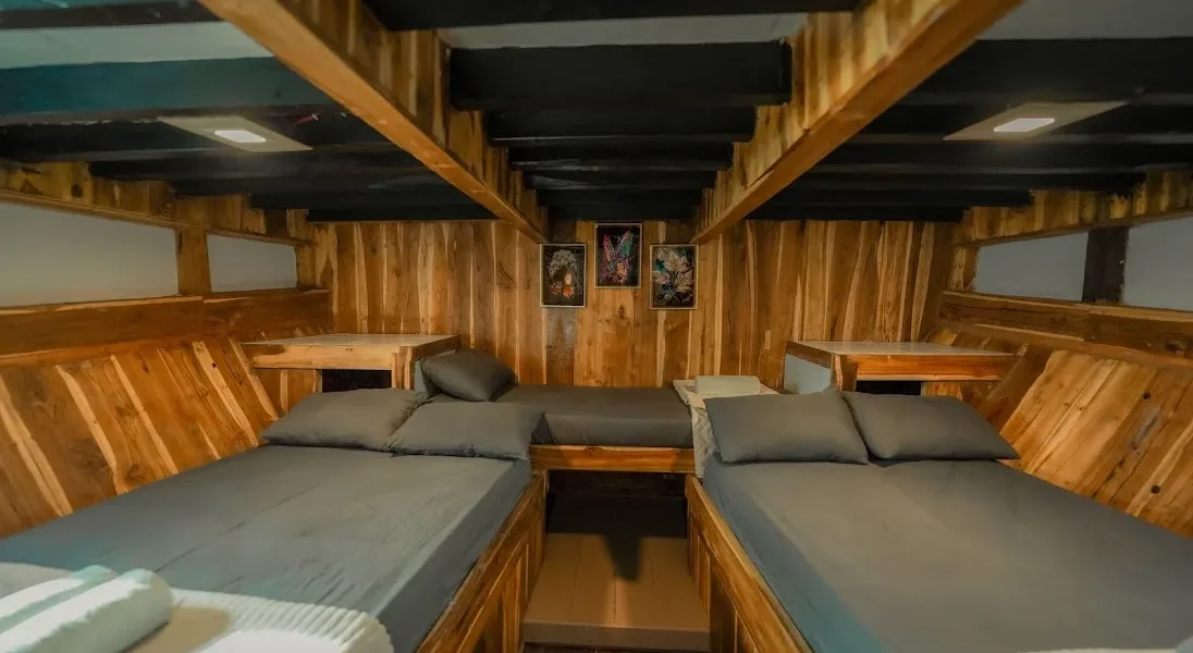Share Cabin Almadira Phinisi | Komodo Luxury
