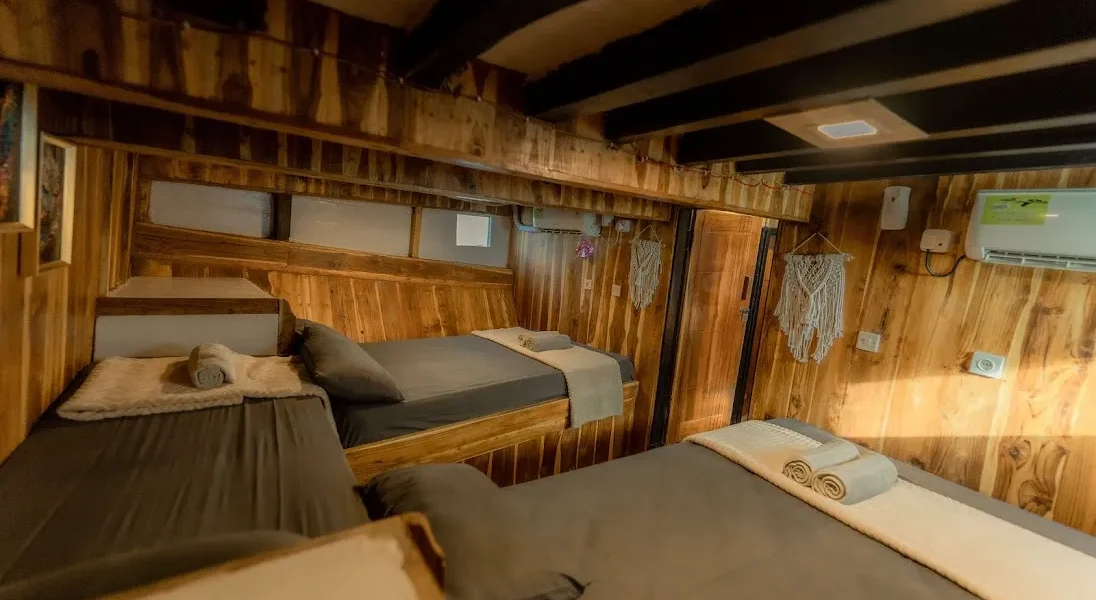 Share Cabin Almadira Phinisi | Komodo Luxury
