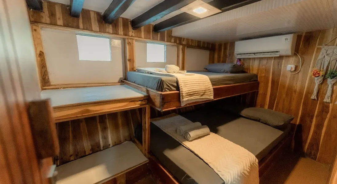 Private Cabin Almadira Phinisi | Komodo Luxury