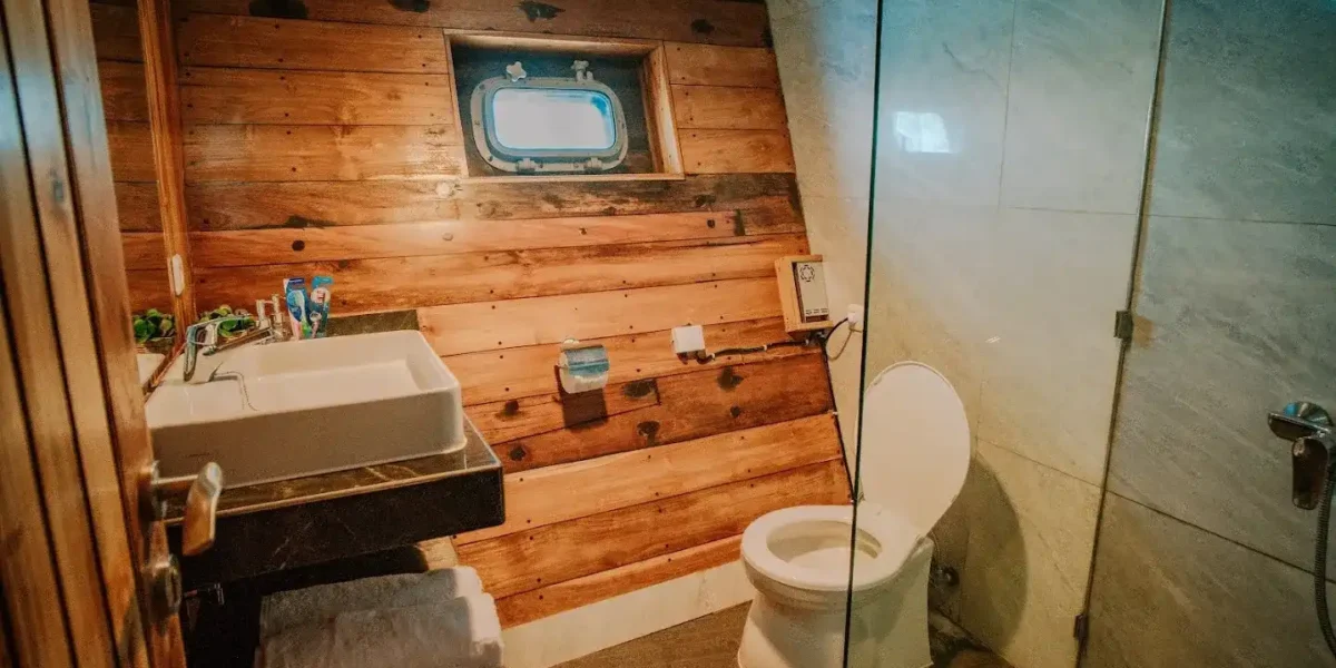 Cabin 6 Lower Deck Bathroom on Alore Phinisi | Komodo Island Tour | Komodo Luxury