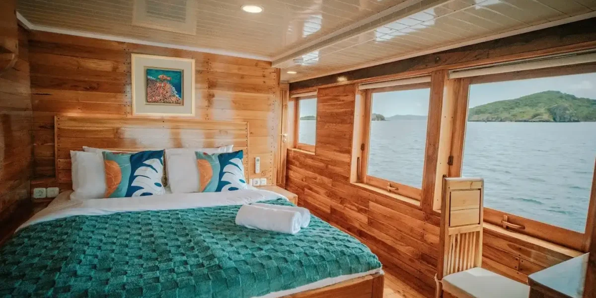 Cabin 2 Upper Deck on Alore Phinisi | Komodo Island Tour | Komodo Luxury