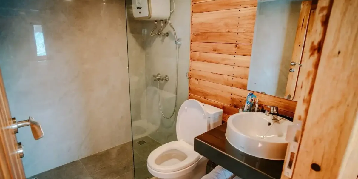 Cabin 2 Upper Deck Bathroom on Alore Phinisi | Komodo Island Tour | Komodo Luxury