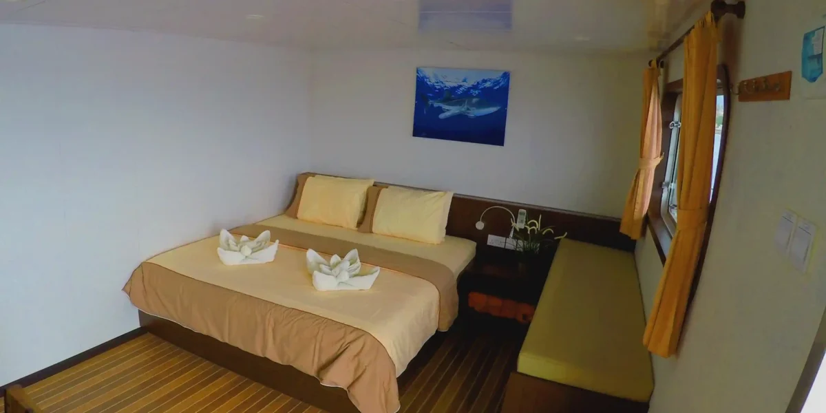 Blue manta upper deck cabin double