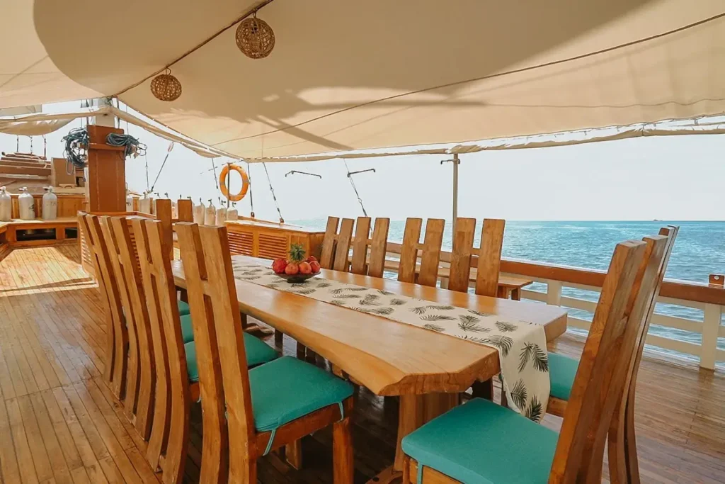 Cajoma IV Phinisi Boat Charter | Dining Area| Liveaboard | Komodo Tour | Komodo Luxury