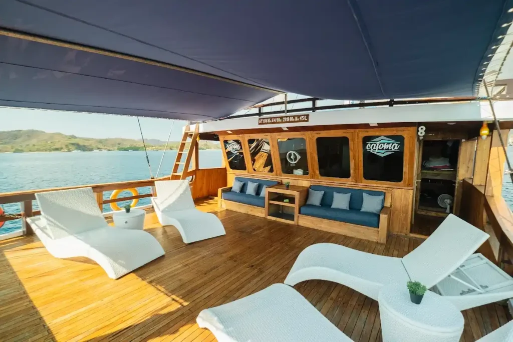 Sundeck Area on Cajoma V Phinisi Boat Charter | Liveaboard | Komodo Tour | Komodo Luxury