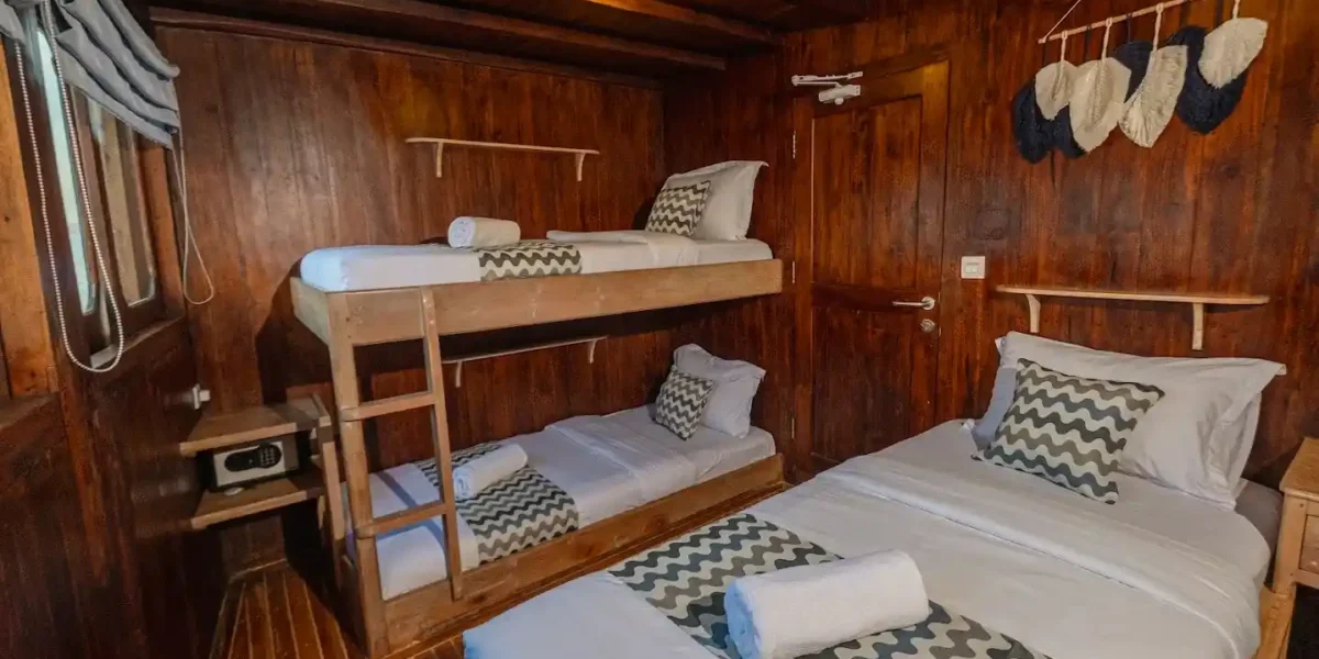 Upper Deck Cabin on Cajoma V Phinisi Boat Charter | Liveaboard | Komodo Tour | Komodo Luxury