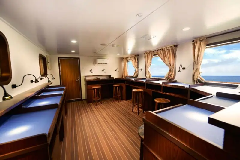 Blue Manta Liveaboard by Komodo Luxury