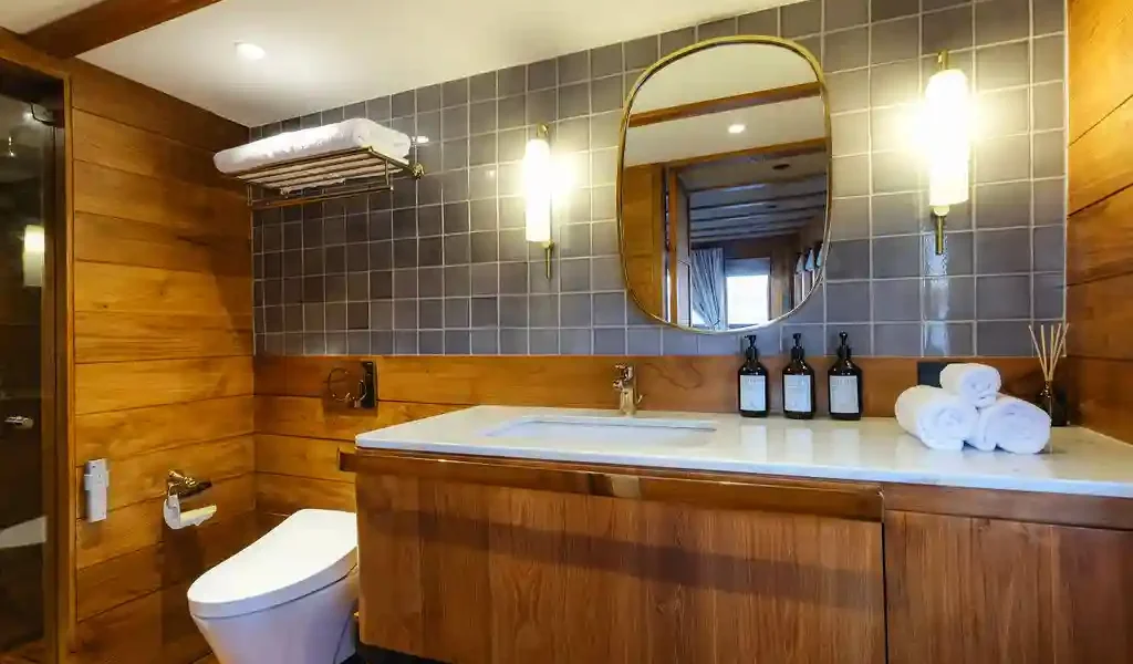 Master Cabin Celestia | Komodo Tour | Komodo Island Tour | Komodo Luxury