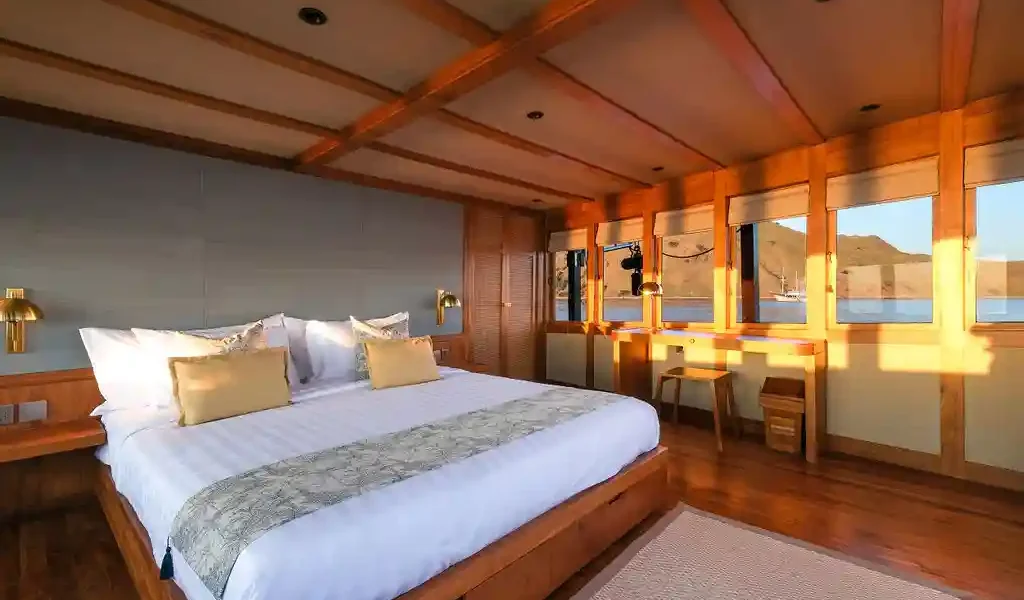 Master Cabin Celestia | Komodo Tour | Komodo Island Tour | Komodo Luxury