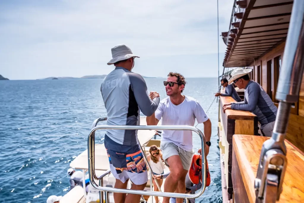 Komodo Luxury Crew