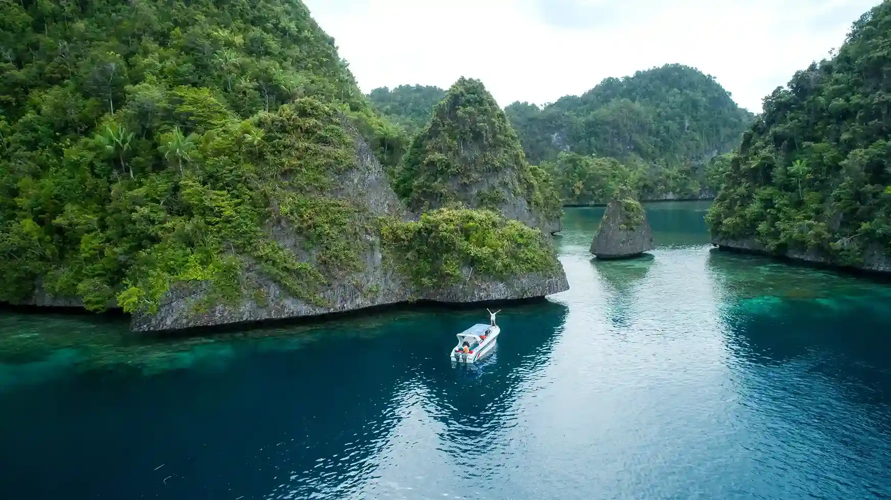 Timbul Sand on Raja Ampat | Komodo Luxury