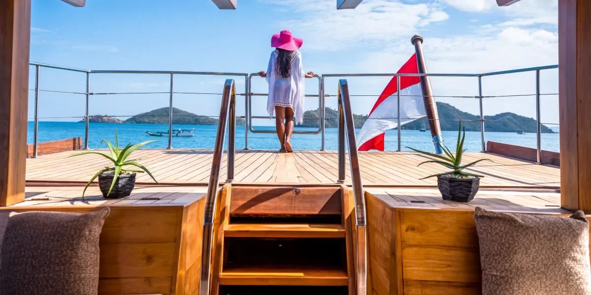 View while sailing with Lamima Phinisi | Komodo Tour & Raja Ampat | Komodo Luxury