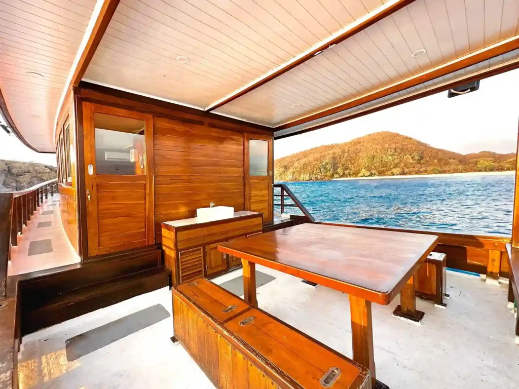 Delilah Yacht Cruise Phinisi - KomodoLuxury