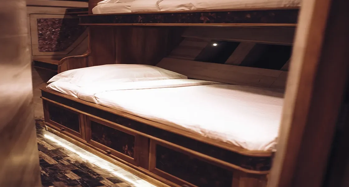 Deluxe Charlize Room on Manta Mae Liveaboard | Raja Ampat Tour Package | Komodo Luxury