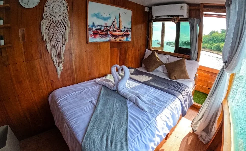 Dinara master cabin krakatau & semeru (2)
