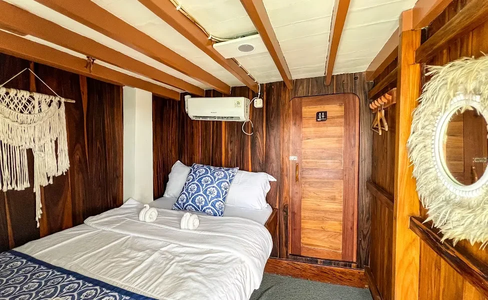 dinara rinjani & bromo private cabin (2)
