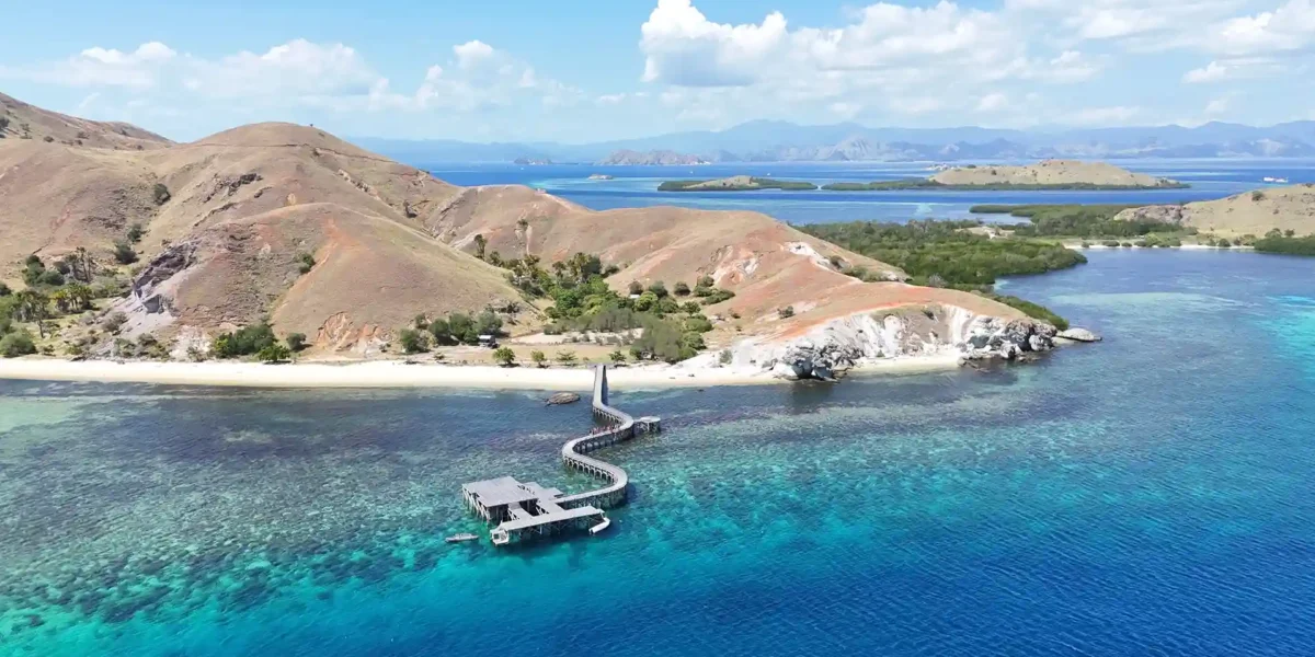 Kanawa Island on Komodo National Park | Komodo Tour Packages | Komodo Luxury