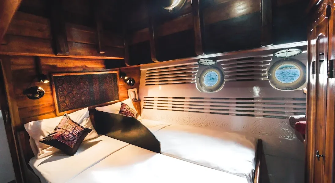 Double convert twin cabin 2
