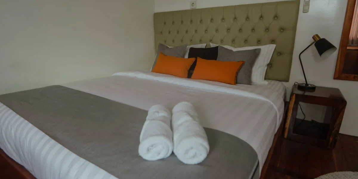 Manjarite Room in Sukha Sail Yacht Cruise Phinisi by Komodo Luxury