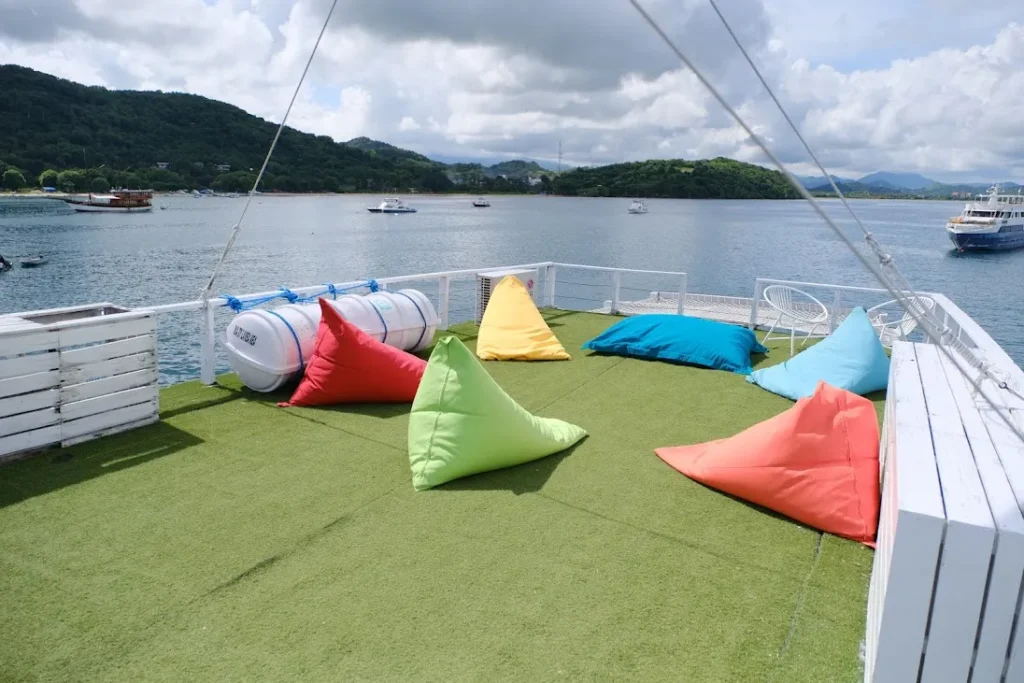 Sundeck Area Dua Liveaboard | Komodo Tour | Komodo Luxury