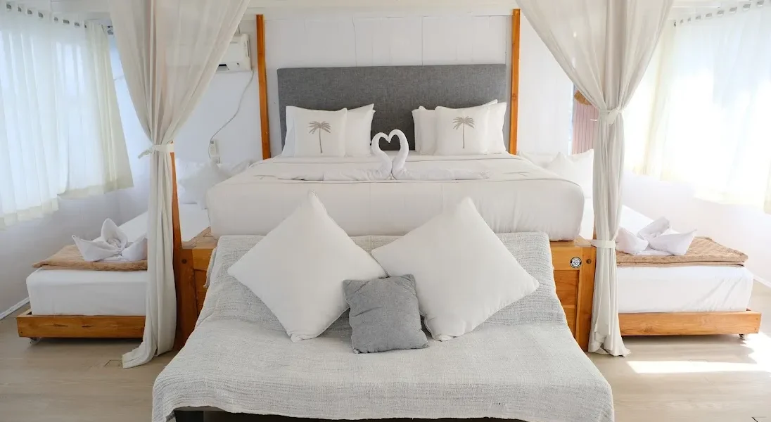 Master Ocean View Dua Liveaboard | Komodo Tour | Komodo Luxury