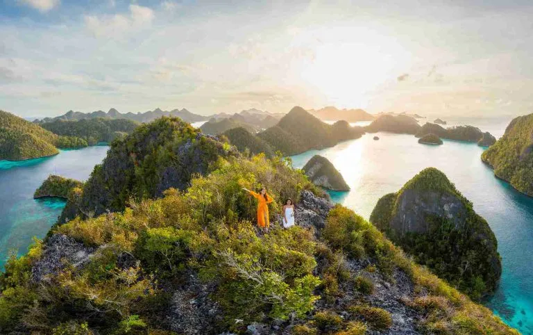 Featured Image - Ecotourist Raja Ampat - KomodoLuxury