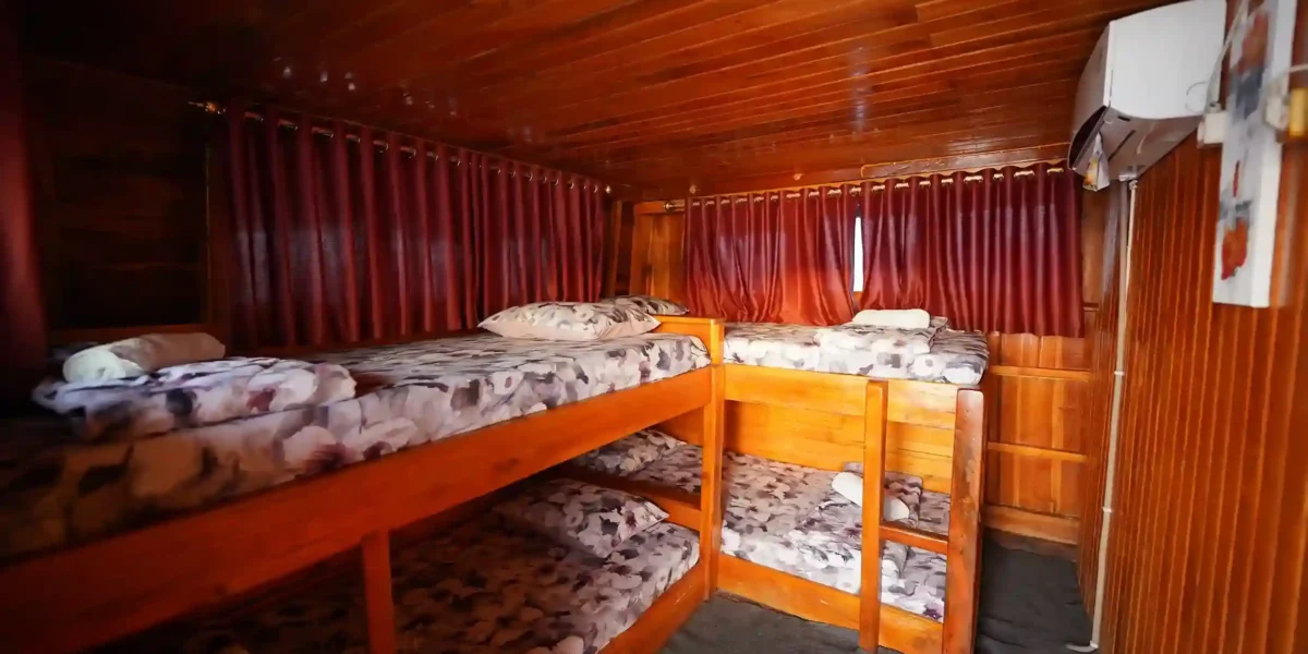 Shared Cabin Flores Utama Phinisi | Komodo Luxury