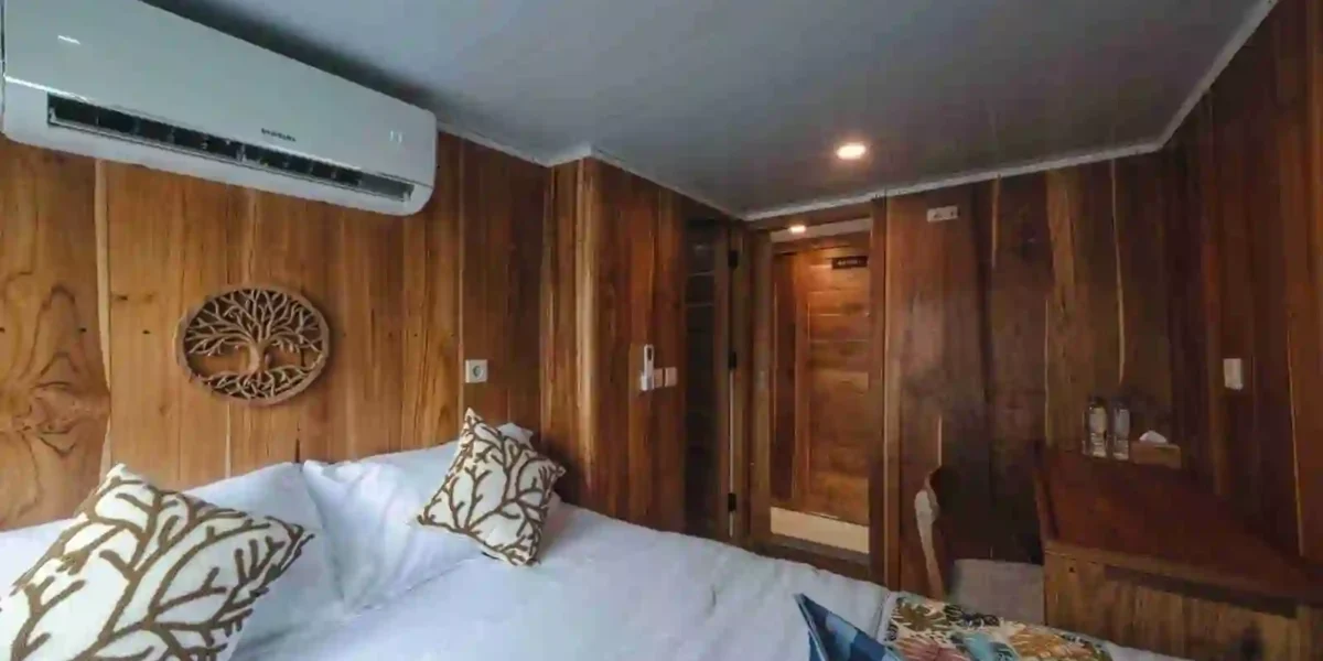 gamala cruise phinisi master cabin (2)