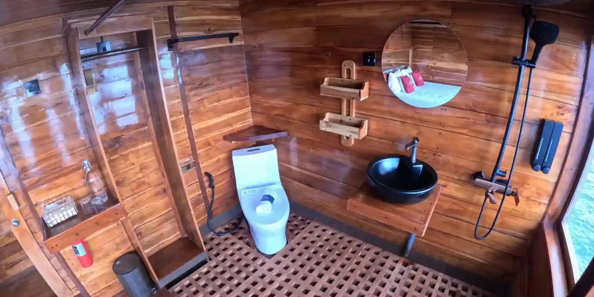Aimar Always Cruise | Deluxe Cabin Bathroom | Komodo Luxury