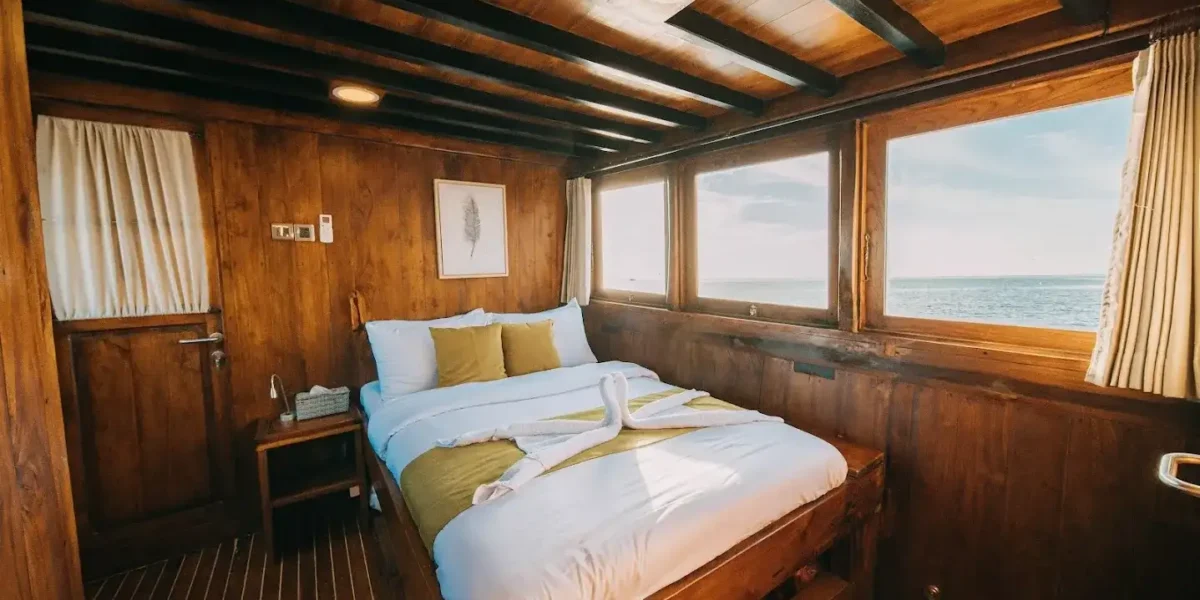 Master Cabin on Jofiel Phinisi | Komodo Island Tour | Komodo Luxury