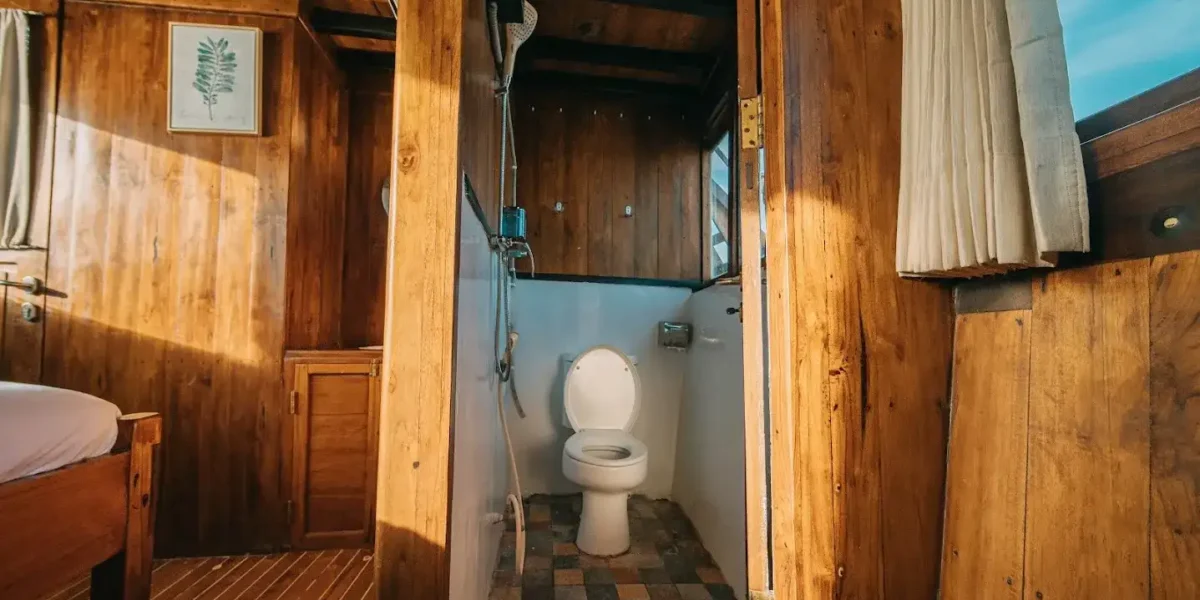 Master Cabin Bathroom on Jofiel Phinisi | Komodo Island Tour | Komodo Luxury