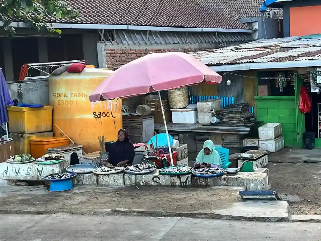 Labuan Bajo Morning Market 3 - Komodo Luxury