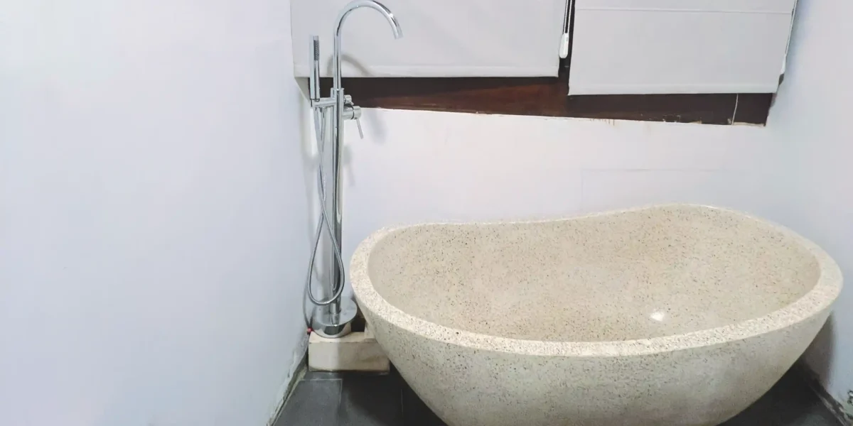 leticia arjuna cabin bathroom crop