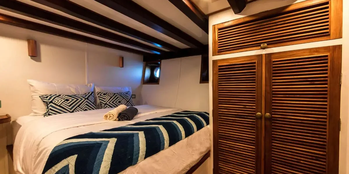 Magia II Standard-Cabin-2