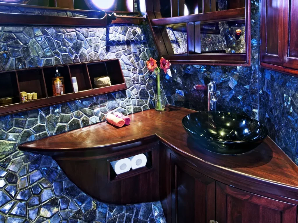 Manta Mae Bathroom | Komodo Luxury | Komodo Tour | Raja Ampat Tour