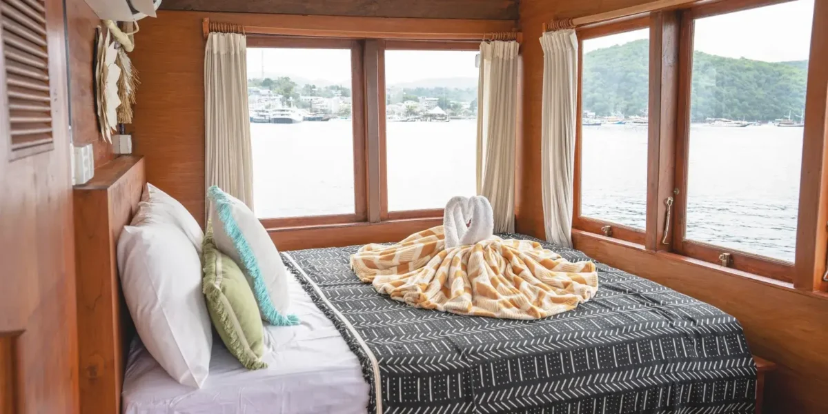 Master Cabin Kanha Loka