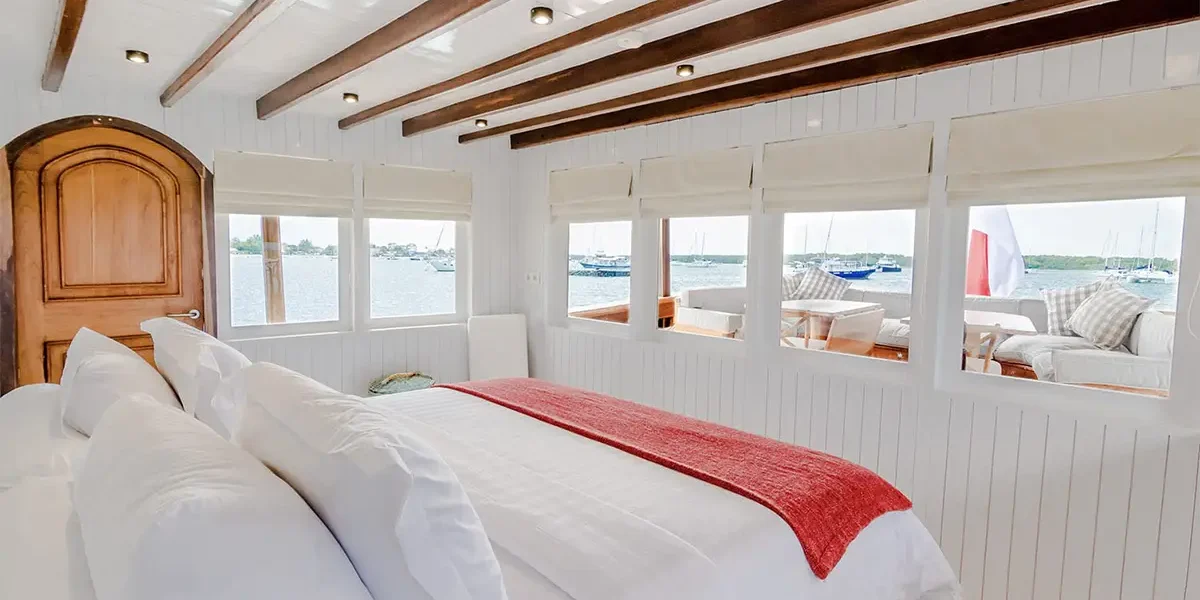 Mischief-Main-Deck-Cabin-2