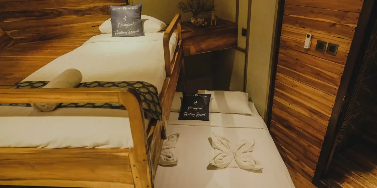 Mutiara-superior-triple-cabin