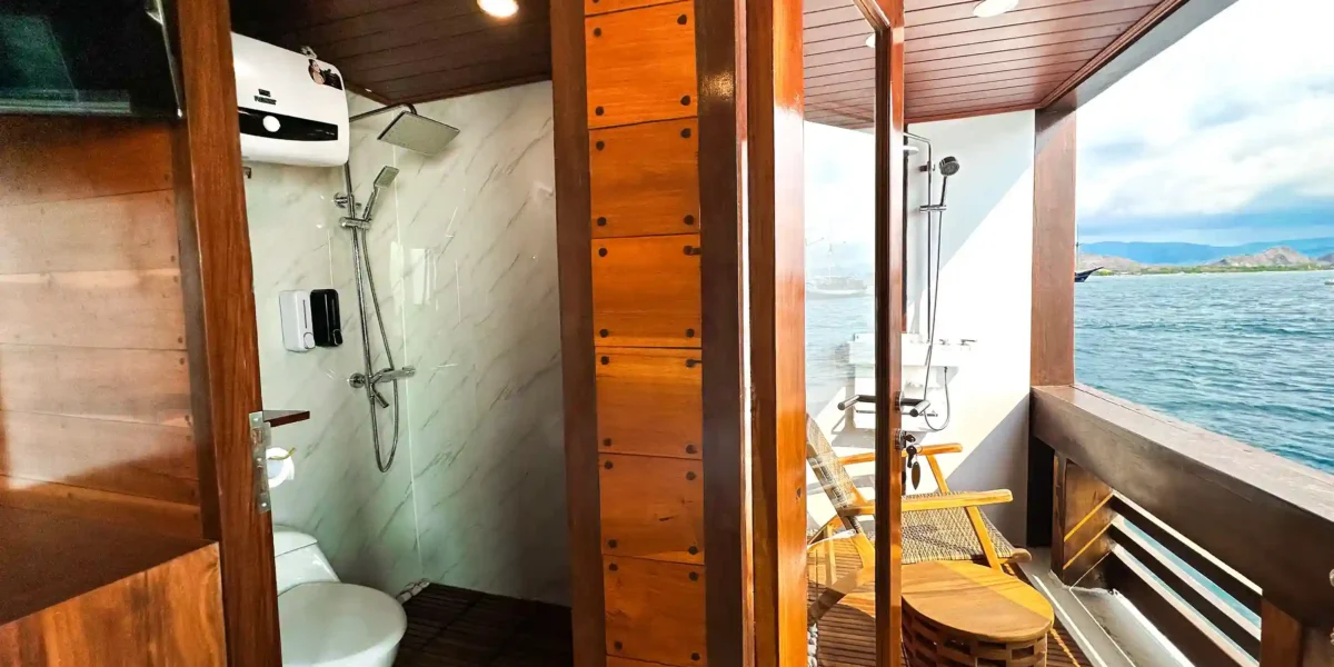 Neptune Deluxe Cabin (2)