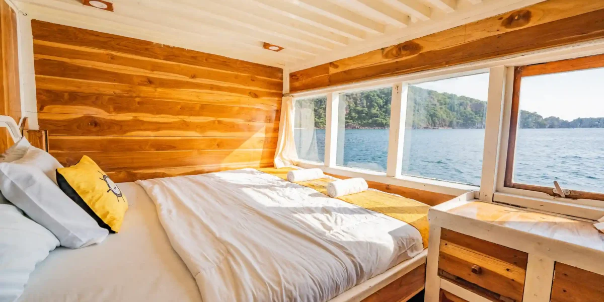 Cabin 1 – 4 on NK Jaya Phinisi Cruise | Boat Charter | Komodo National Park | Komodo Luxury