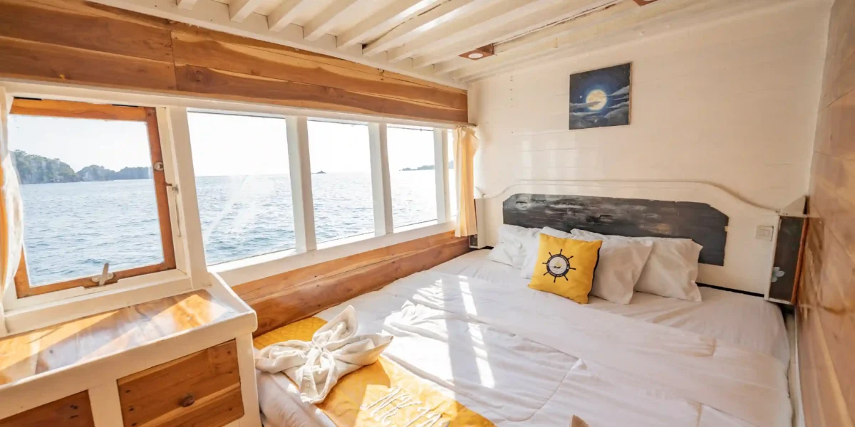 Cabin 1 – 4 on NK Jaya Phinisi Cruise | Boat Charter | Komodo National Park | Komodo Luxury