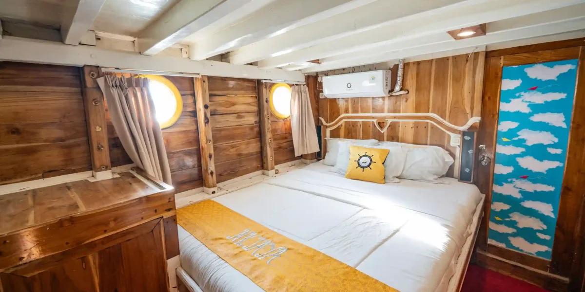Cabin 5 – 7 on NK Jaya Phinisi Cruise | Boat Charter | Komodo National Park | Komodo Luxury