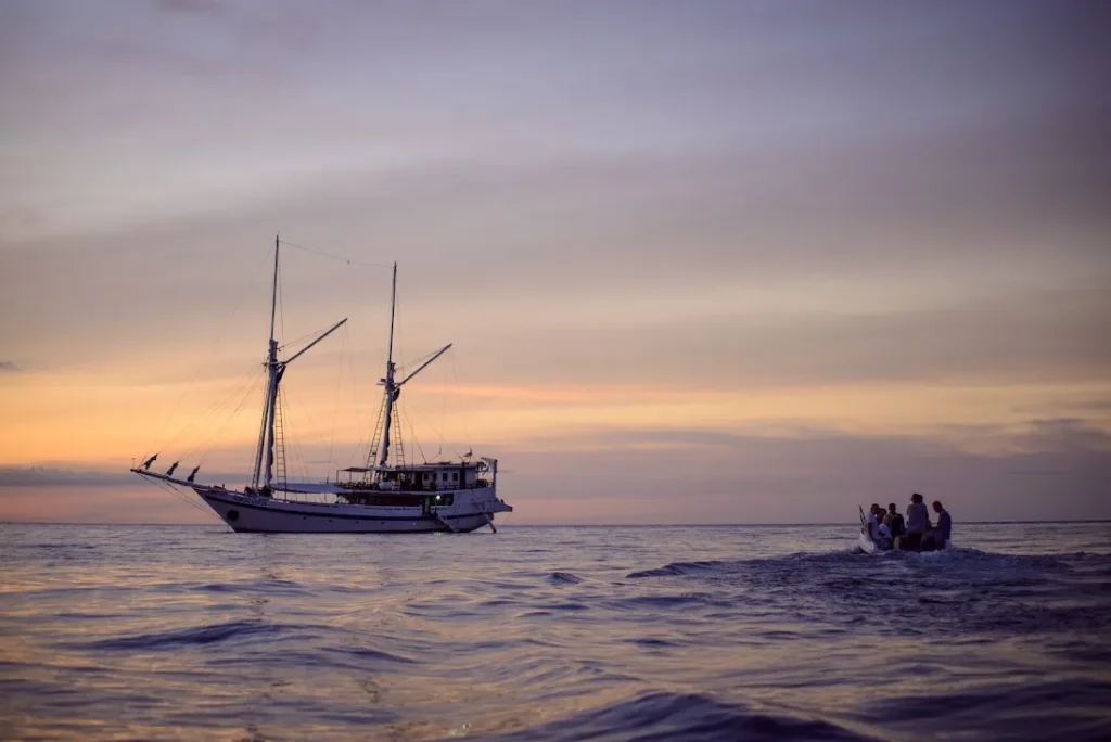 Ombak Biru Liveaboard | Komodo Luxury