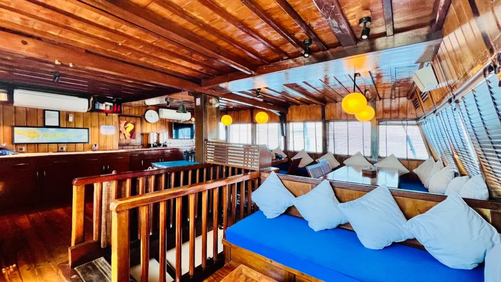 Ombak Biru Liveaboard | Komodo Luxury