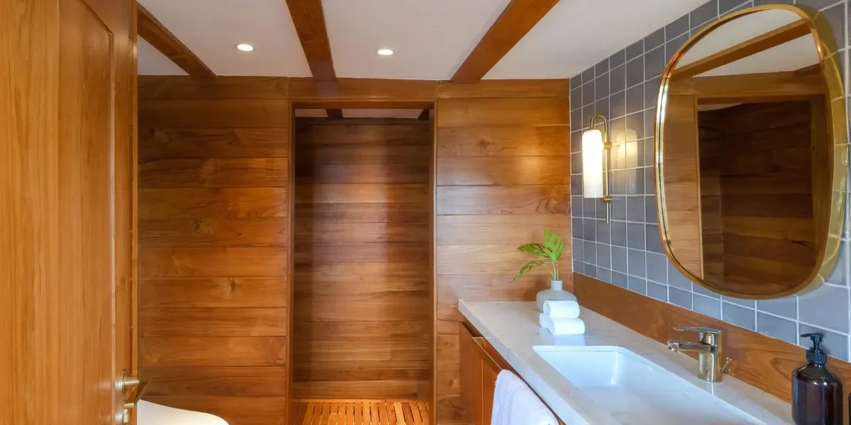 Owner Stateroom’s Bathroom | Celestia Yacht Cruise Phinisi | Komodo Luxury