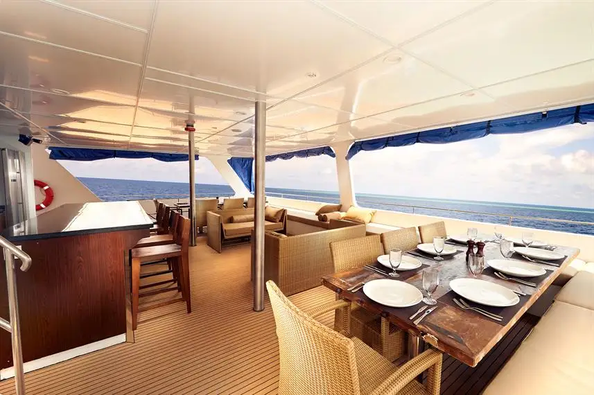 Blue Manta Liveaboard by Komodo Luxury