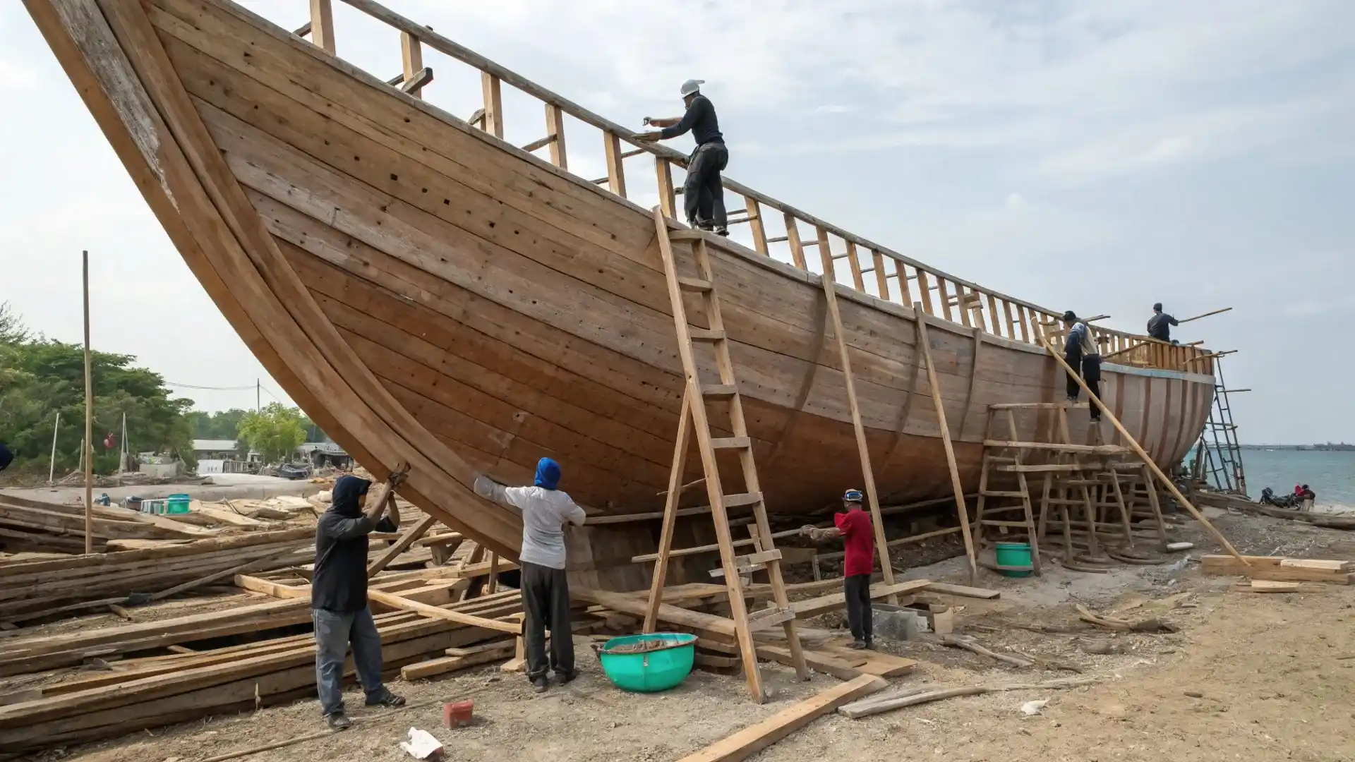 Phinisi Boat Construction | Boat Investment | Komodo Luxury