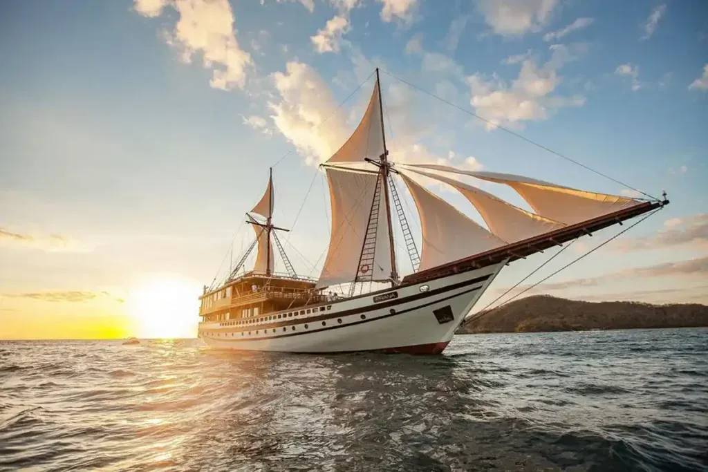 Prana Sailing1 - KomodoLuxury